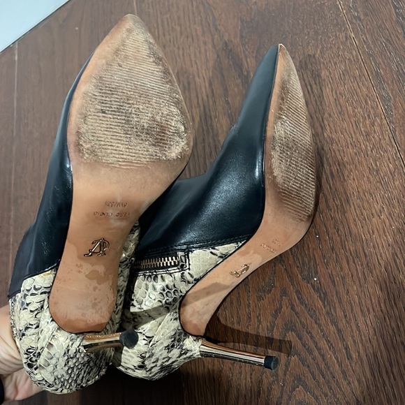 Vince Camuto Signature Black Booties Size 6.5 - Picture 9 of 9